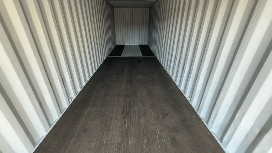 30ft Container with Roll-Up Door - Image 5